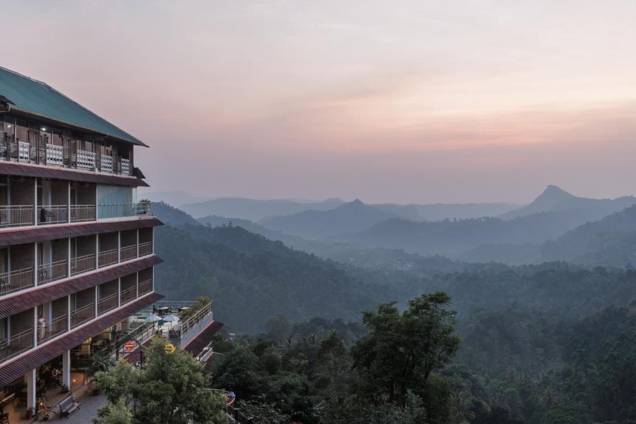 Готель The Panoramic Getaway Муннар Екстер'єр фото View of the hotel