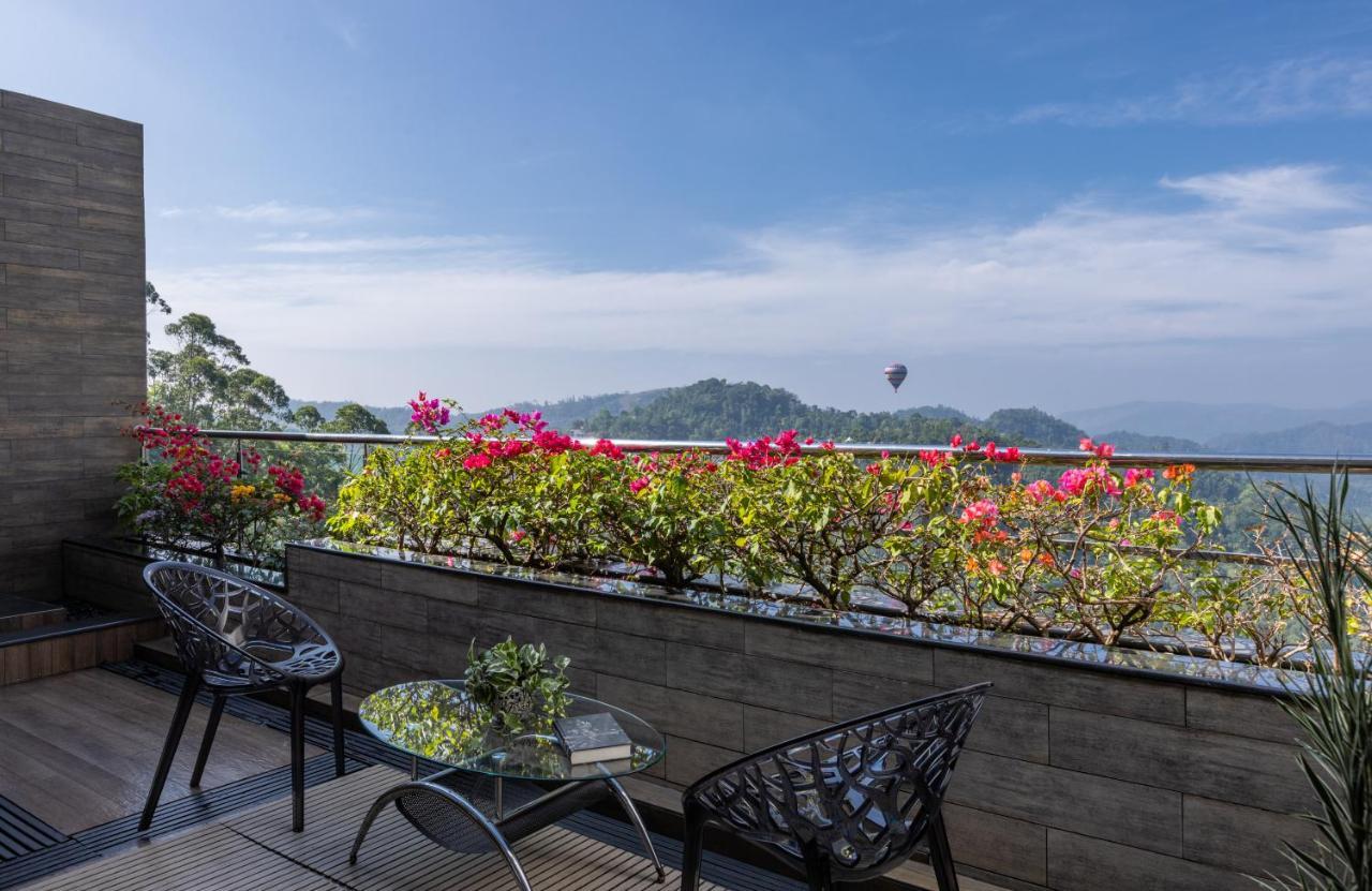 Готель The Panoramic Getaway Муннар Екстер'єр фото View from the hotel