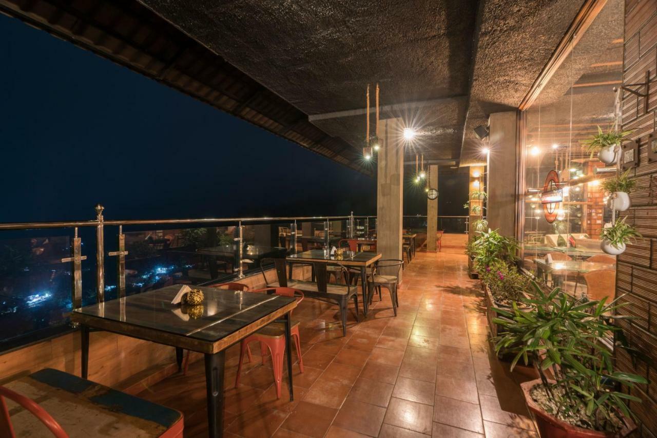 Готель The Panoramic Getaway Муннар Екстер'єр фото Sky Bar
