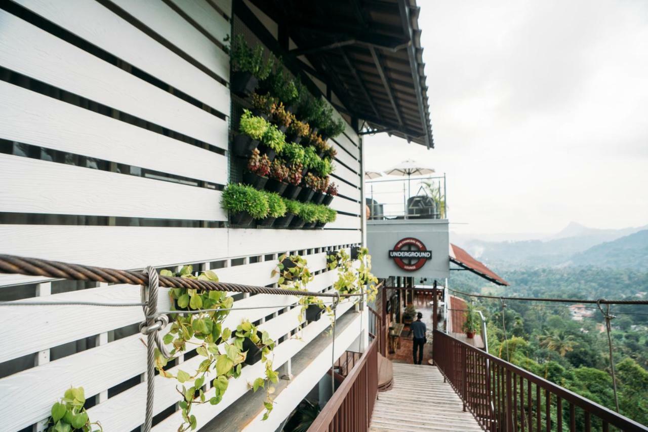 Готель The Panoramic Getaway Муннар Екстер'єр фото The Peak Bar and Lounge